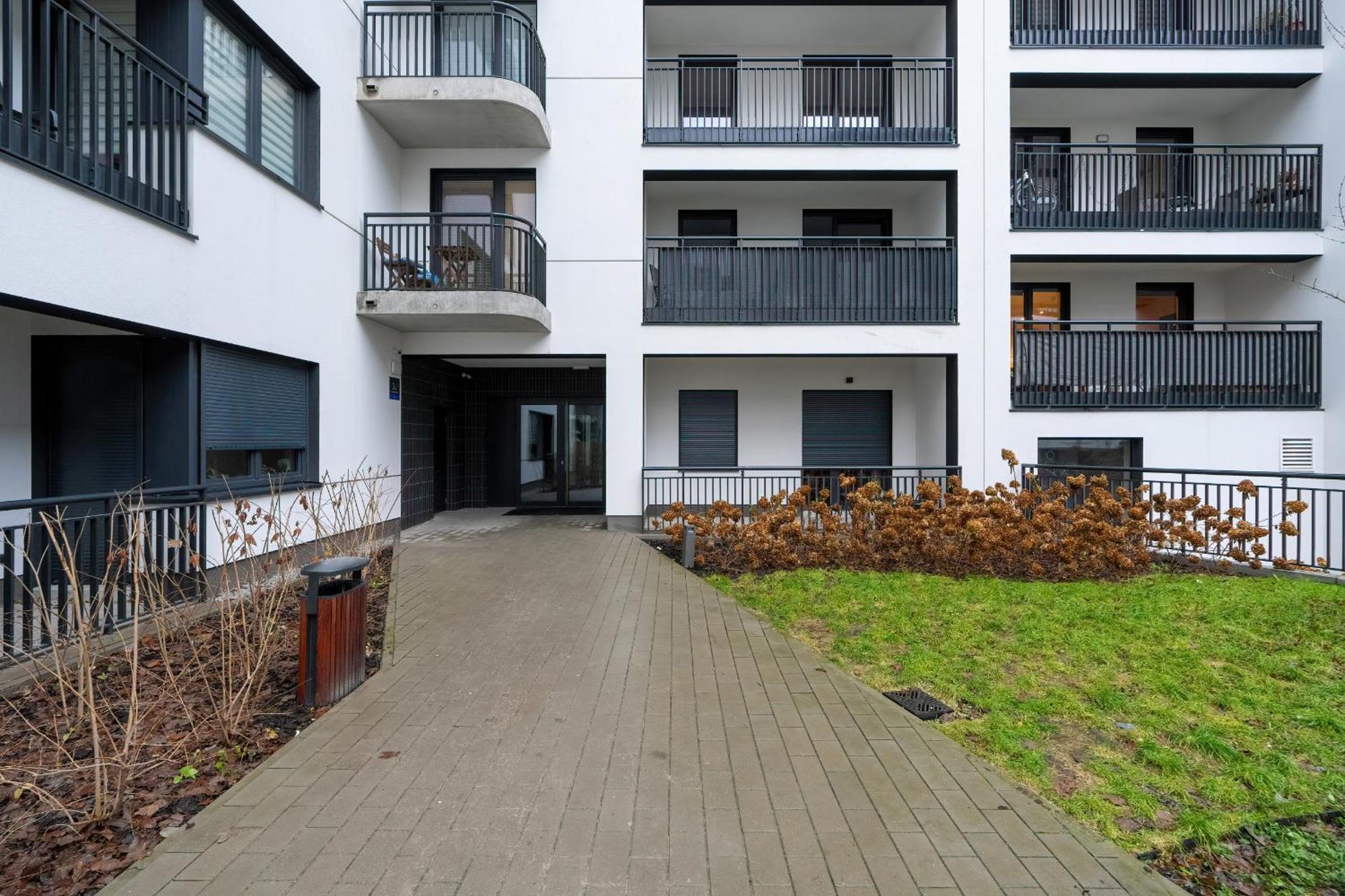 Cozy Studio With Balcony And Free Garage By Noclegi Renters Poznan Dış mekan fotoğraf