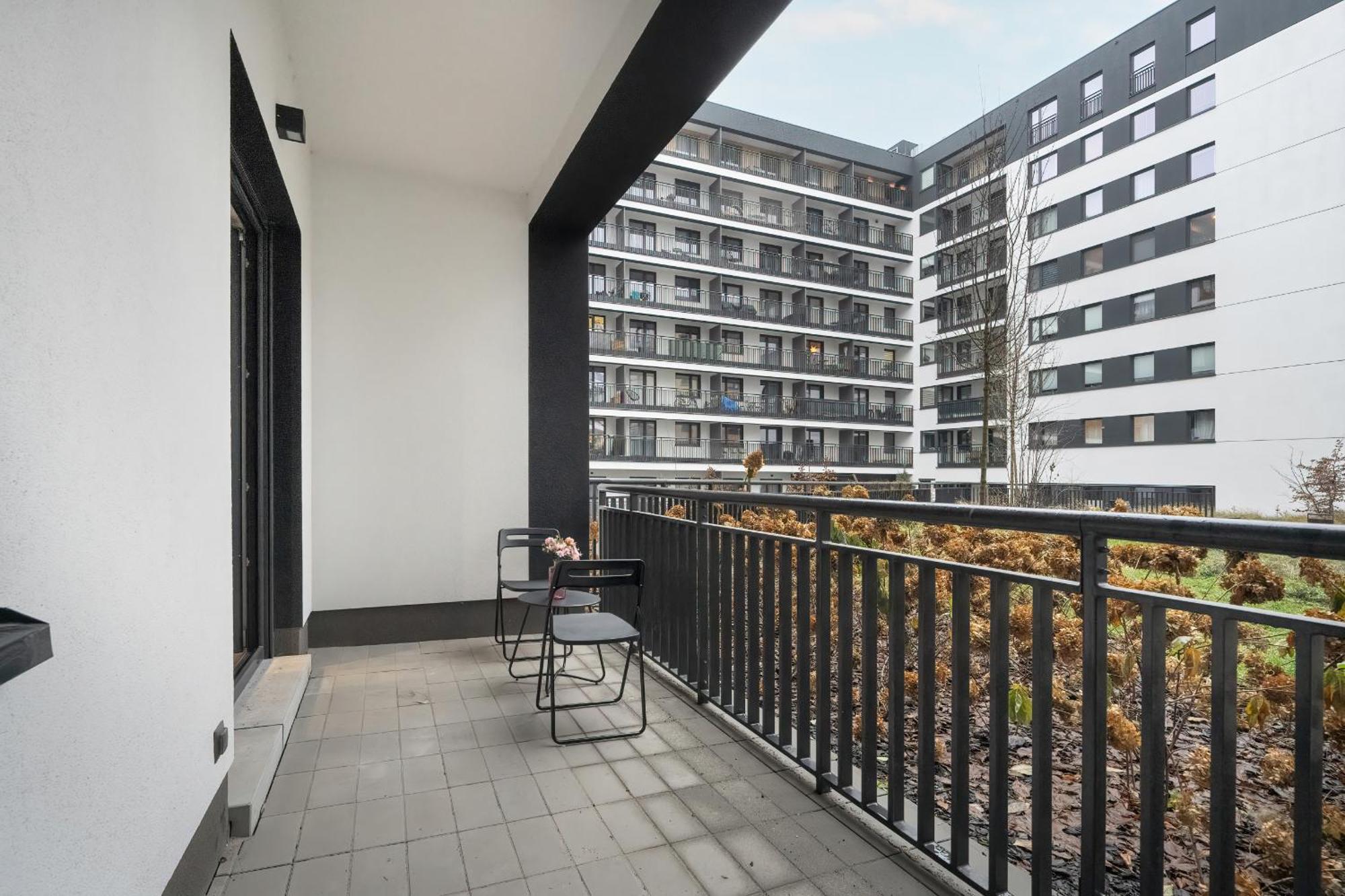 Cozy Studio With Balcony And Free Garage By Noclegi Renters Poznan Dış mekan fotoğraf
